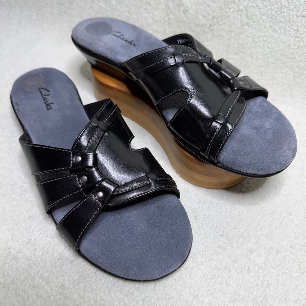 EUC Clarks Women's Black Slide Sandals with Leather Upper W5